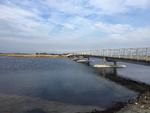 CYKELBRO. To broer forbinder resterne af den gamle Bagges Dæmning og gør det muligt at cykle over Ringkøbing Fjord. Foto: Hvidesande.dk 