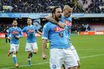 HIGUAÍN. Farlig foran mål det er Gonzalo Higuaín i hvert fald, og i denne sæson har han leveret en historisk stærk serie træffere for Napoli. 