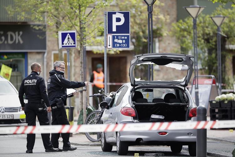 Afspærring. To eller flere gerningsmænd skød og sårede i dag en mand i Københavns Sydhavn. Politiet har nu afspærret området omkring Stubmøllevej og Mozartsvej. 