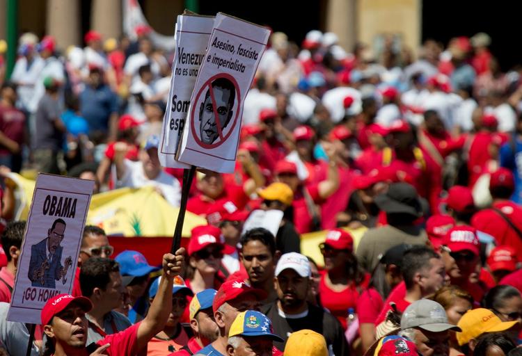 UNDTAGELSESTILSTAND. Venezuelas præsident, Nicaloas Maduro, har erklæret undtagelsestilstand i landet de kommende tre måneder, fordo Venezuela er på randen af et økonomisk kollaps. 