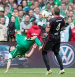 reddet. Werder Bremen måtte helt frem til 2 minutter før tid, hvor det frelsende mål blev scoret mod  Eintracht Frankfurt. 