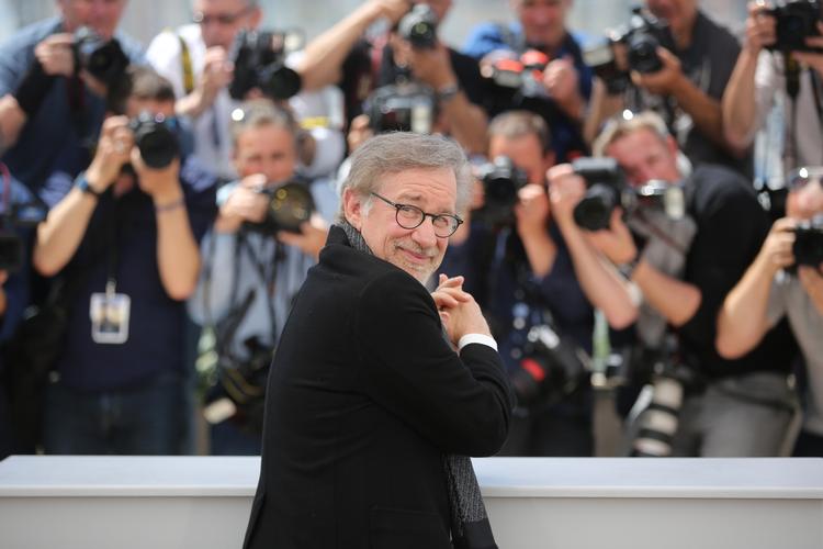 Ups. Steven Spielberg deltager uden for konkurrence i Cannes med 'Den Store Venlige Kæmpe', og den er elendig og utroværdig, kan man forstå på Politikens Katrine Hornstrup Yde. 