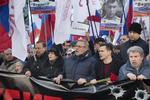 Mens de endnu var venner. Mikhail Kasjanov (i midten med briller) og Ilja Jasjin til demonstration i Moskva på årsdagen for mordet på Boris Nemtsov. 