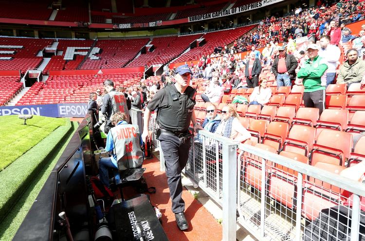 aflyst. Manchester United skulle i dag have spillet sæsonens sidste kamp, men den blev aflyst. 