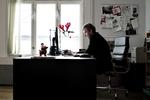 Chefredaktøren. »De havde brug for vores hjælp, men de kunne ikke lide den måde, vi gjorde det på, og derfor accepterer vi at give dem 300.000 kroner hver, selv om beløbet er helt ude i skoven«, skriver Poul Madsen i en leder. (arkivfoto) 
