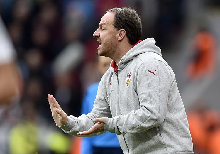 Hyret. Alexander Zorniger  har senest været ansat i Stuttgart. 