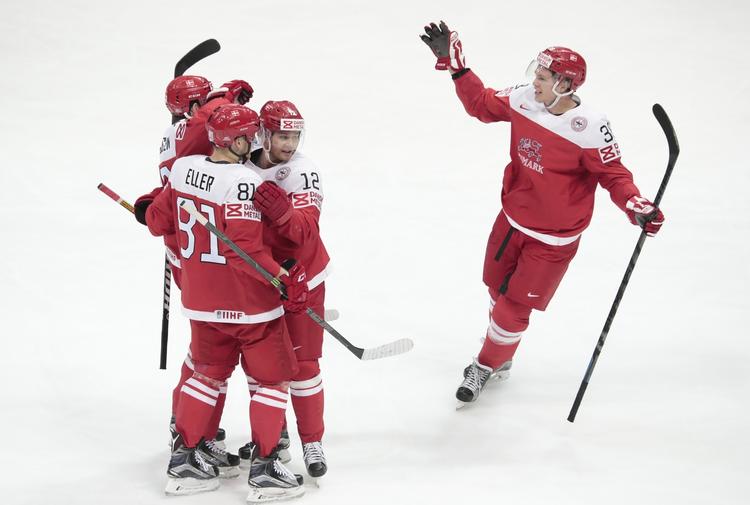 Succes. De danske spillere skal nu flytte til Sankt Petersborg, hvor de torsdag møder enten Finland eller Canada. 