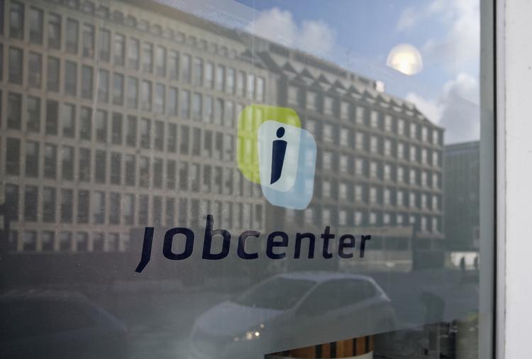 aktivering. De kommunale jobcentre sender oftere arbejdsløse i aktiveringer i private virksomheder end for ti år siden 