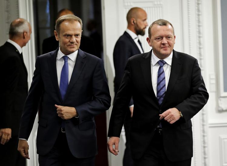 Umuligt? EU-præsident Donald Tusk (t.v.) siger under et møde tirsdag med statsminister Lars Løkke Rasmussen, at det måske bliver umuligt for Danmark at få parallelaftaler om blandt andet Europol. 