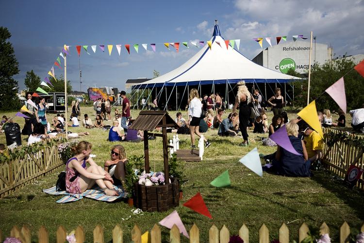 Hyggeligt. Distortion Ø skal være uden tis i gaderne - og stilet-venligt. Her fra Distortion Ø i 2013. 