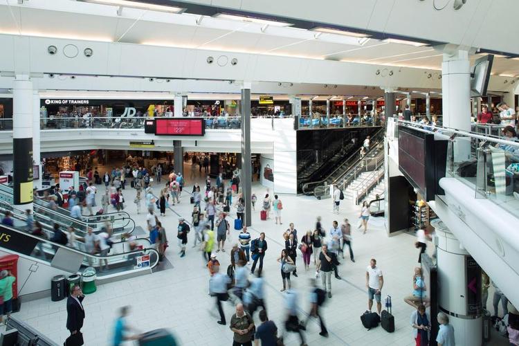 TRAVLHED. Gatwick-lufthavnen syd for London benyttes fra Danmark af Norwegian og easyJet. 