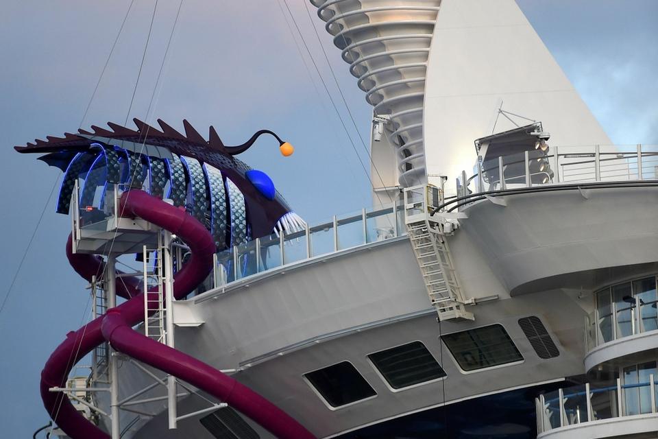 Action. Børn og barnlige sjæle kommer ikke til at kede sig med Harmony of the Seas' enorme vandland. 