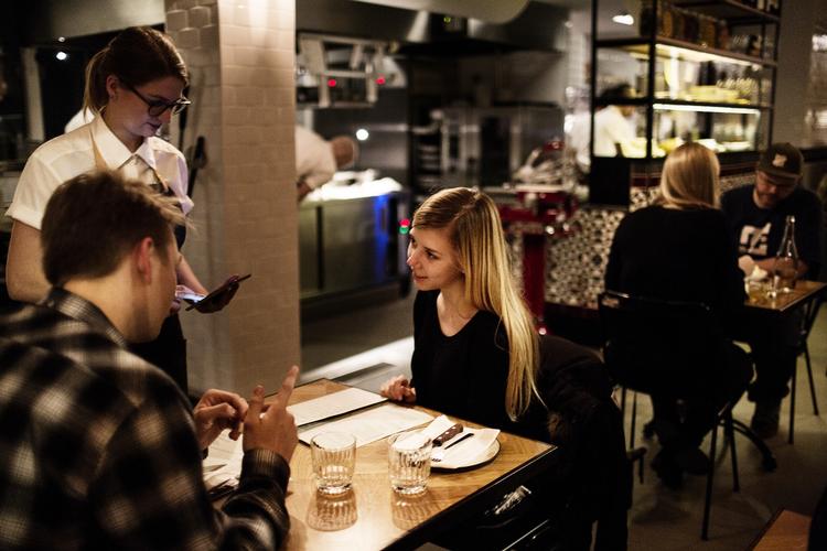 Bæst. Restauranten på Guldbergsgade 29 har en masse andet end pizza på menuen, men det er altså for den klassiske italienske delikatesse, at restauranten roses. 
