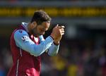 FARVEL. Aston Villa-forsvarer Joleon Lescott fik sammen med holdkammeraterne en sløj afsked med Premier League. 