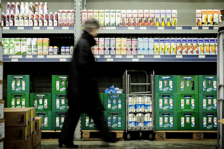 indkøb. Det kan være svært at finde de rigtige varer på hylderne i supermarkedet, hvis man er dement. 