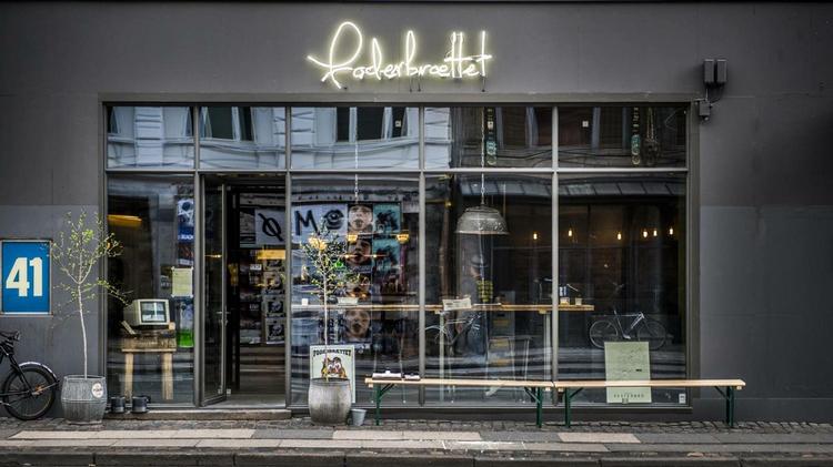 Lukning. Snart er det slut med gourmet-hotdogs fra Foderbrættet på Vesterbro. 