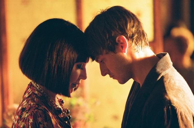 Spøgelsessøn. Nathalie Baye spiller moren og Gaspard Ulliel sønnen i Dolans hysterisk intime undersøgelse af svigt og fravær i en fransk familie. 