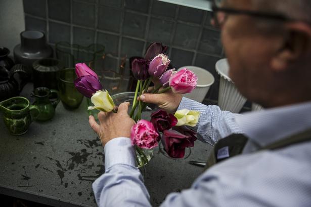 Han har siden 2000 udgivet mere end 20 havebøger. 