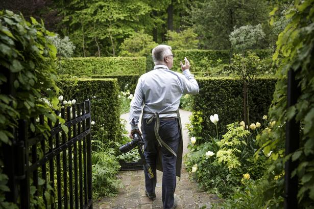 Claus Dalby har ingen formel uddannelse, men har interesseret sig for design og købmandskab, siden han var barn. Haveinteressen kom til i 1995. 