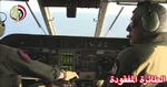Vragjagt. En egyptisk flyver på jagt efter vragdele fra Airbus MS804, som forulykkede i går. Nu tyder det på, at jagten har båret frugt. 