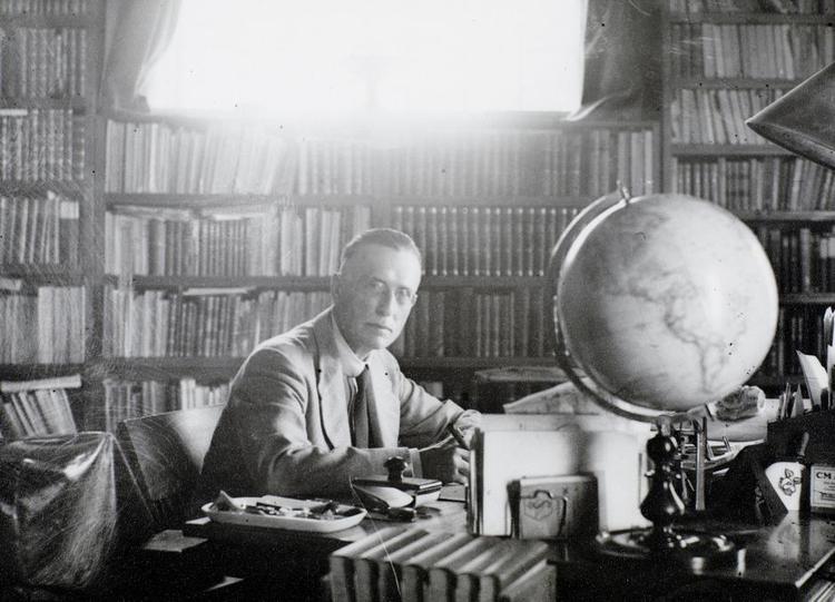 VIRKSOM. Harald Nielsen i sit arbejdsværelse i Villa Sølyst, Birkerød, hvorfra han stod i kontakt med højreradikale, antisemitiske og nazistiske miljøer. 