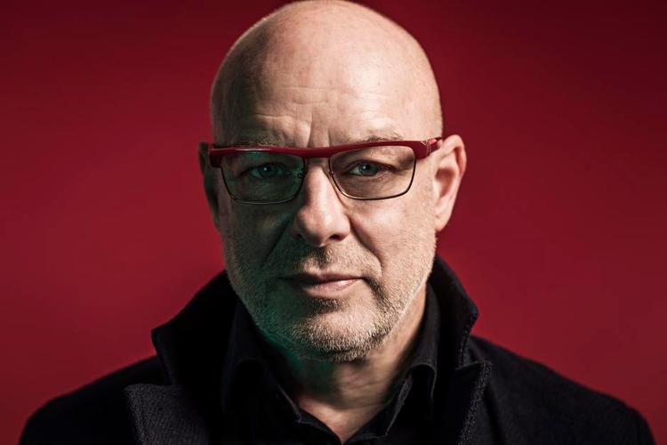 OPfinder. Du ved det måske ikke, men det var faktisk Brian Eno, som startede musikgenren ambient – blandt andet ved hjælp af noget harpemusik og en ødelagt højttaler. Pr-foto: Shamill Tanna 