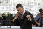 Cannes. Nicolas Winding Refn poserer foran fotograferne i Frankrig. 