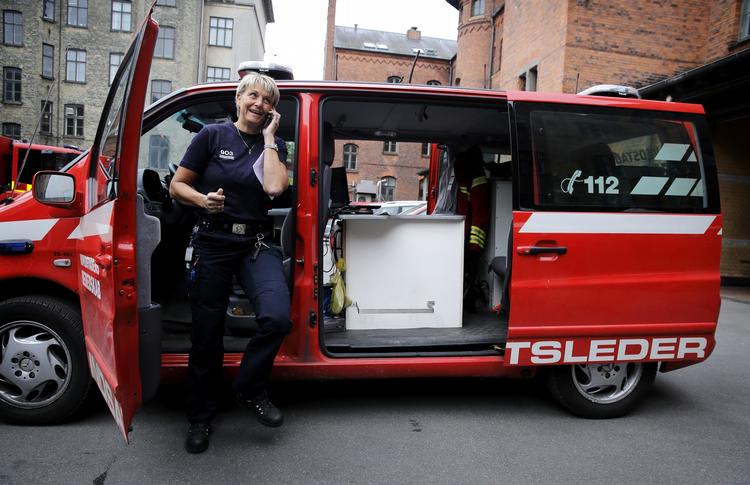 brandmand. Henriette Welle - eller Henry, som hendes mandlige kolleger kalder hende - har brugt mange år på at lære at sige fra, hvis hendes kolleger overskred hendes grænser. I dag synes hun, at hun arbejder på den bedste arbejdsplads. 
