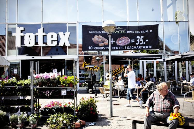 Ommer. »Det er en ommer. I snyder 10.000 børn«, skrev en forælder på Føtex' Facebook-side, efter de populære dyrekort var blevet udsolgt. 