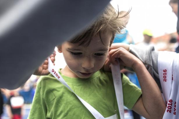 BEKLEMT. Eller måske bare lidt overvældet. 