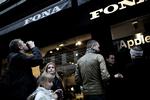 slut. Fonas butik på Strøget i København er en af dem, der genopstår som Elgiganten-butik. I dag var der ophørsudsalg. 