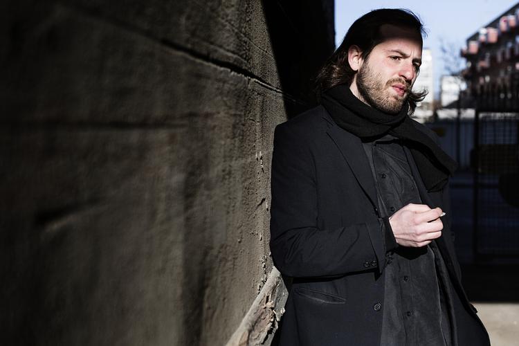 Boligsøgende. Jonas Suchanek viser rundt i det værste slum i sin anden roman 'Vi bohemer'. 