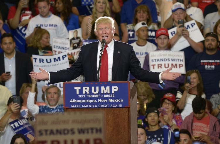 valgkamp. Donald Trump, der talte i  Albuquerque i går, er kommet et skrift nærmere normeneringen som præsidentkandidat. 