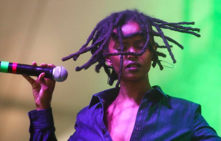 hedt. Kelela fik temperaturen i vejret, da hun optrådte på Roskilde Festival for to år siden. Nu tager hun sin futuristiske r'n'b med sig til Distortion Ø. 