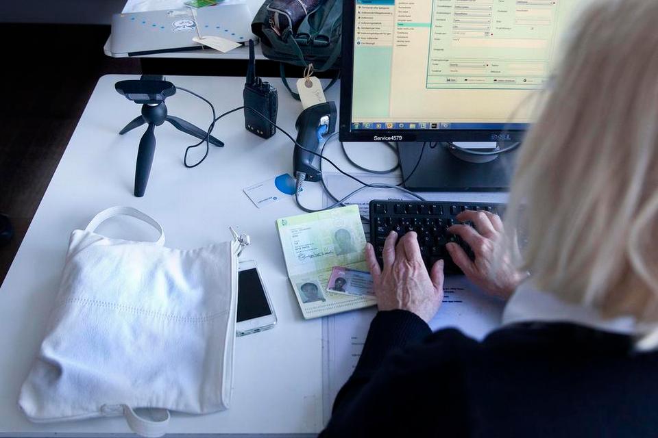 SAVNET. Et pas fra Elfenbenskysten med opholdstilladelse til en herboende person er blandt dagens hittegods. 