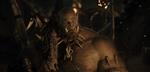 ORKBLUES. Selvom man er flere meter høj, lever af at kæmpe og har abnorme stødtænder, kan man godt deale med menneskelige problemer såsom kærlighedsbøvl. Det gør orkerne i Warcraft-filmatiseringen ihvertfald. Foto: Pressefoto 