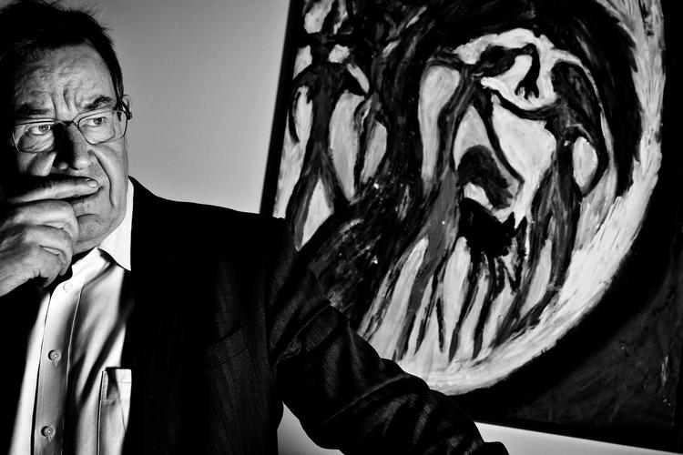 Tidligere statsminister Poul Nyrup kalder salget af Dong en »skandale«, efter det er kommet frem, at selskabet er vurderet til mellem 80 og 100 milliarder kroner mod blot 45 mia. siden i 2014. 