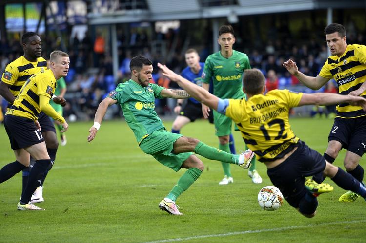 0-1. Først brændte David Boysen denne chance, men i anden omgang tacklede Brøndbyspilleren årets tredje Superligascoring over stregen. 