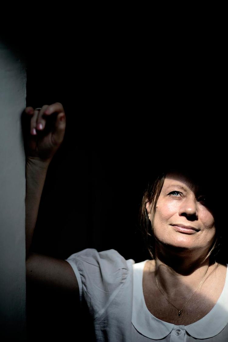 Sanser. Pryds Helle beskriver indlevende, f.eks.  maden, slæbesild og grisehoved, så man får lyst til at smage på den. 