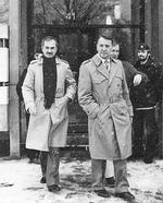 Uopklaret. Den frugtesløse efterforskning af en række kvindemord i begyndelsen af 1990'ernes påvirkede chefen for Københavns Politis drabsafdeling, Wolmer Petersen (th.) dybt, kan man læse i bogen. 