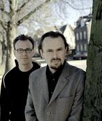 Solo. Henrik Olesen (t.v.) var i en årrække en del af duoen Olesen-Olesen, som her er fotograferet. 