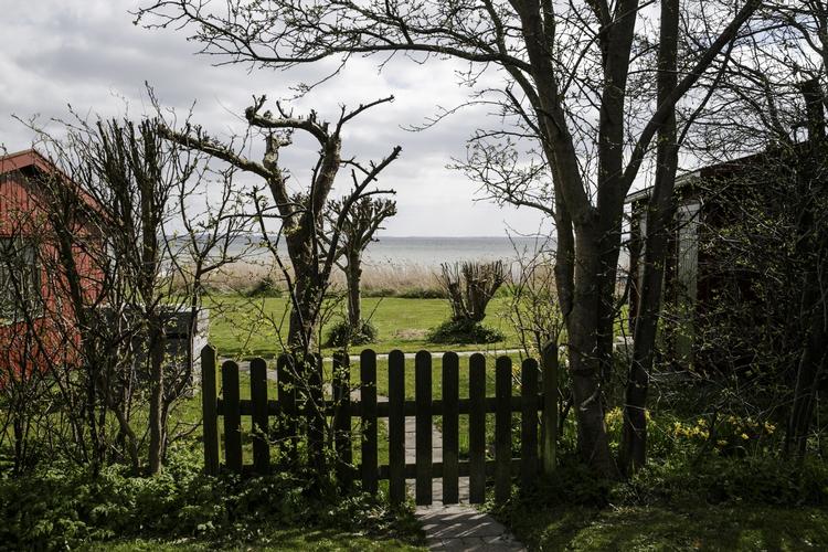 Unik. Nyord er forbundet til Møn via en dæmning. Den ca 5 km store ø er bl.a. kendt for sin landsby, der er en af Danmarks mest velbevarede. Foto: Miriam Dalsgaard 