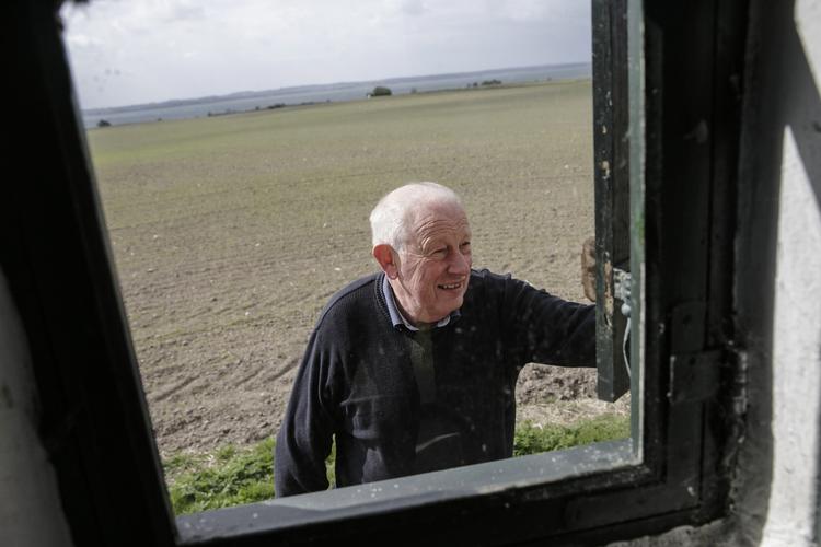 Ildsjæl. William Houman bor på en af Nyords gamle gårde, og han er særdeles aktiv i lokalsamfundet.  Han producerer sammen med sin kone bl.a. sennep og kosmetik baseret på planter. Foto: Miriam Dalsgaard 