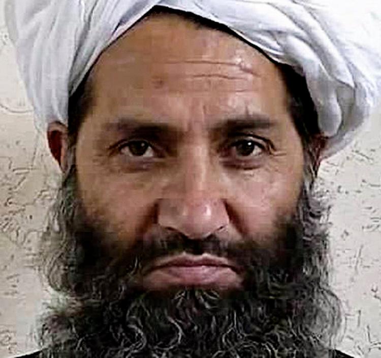 TALEBAN. Den obligatoriske turban og det store skæg er på plads hos Talebans nye leder, Mawlawi Haibatullah Akhunzada. Han er netop blevet udnævnt til et hverv, der sender ham til tops på alverdens dødslister. Foto Afghan Islamic Press 