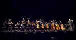 Musikteaterforestilling. I helt sorte omgivelser uropførte fire skuespillere, 18 musikere og en stribe teknikere lørdag Simon Steen-Andersens nye, mere end to timer lange værk ved biennalen i München. 