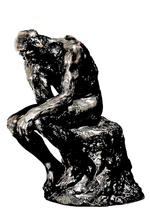 Falsk. Denne 37 centimeter høje og falske udgave af Rodins bronzeskulptur 'Grubleren' er en af hovedpersonerne i den verserende retssag, hvor tre mænd er anklaget for forsøg på groft bedrageri. 