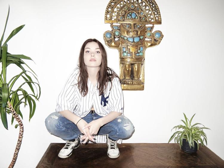 Himmelstormer. Katie Keller havde et massivt radiohit med debutsinglen 'Eller Ik', hvor Suspekts Bai-D medvirker. 