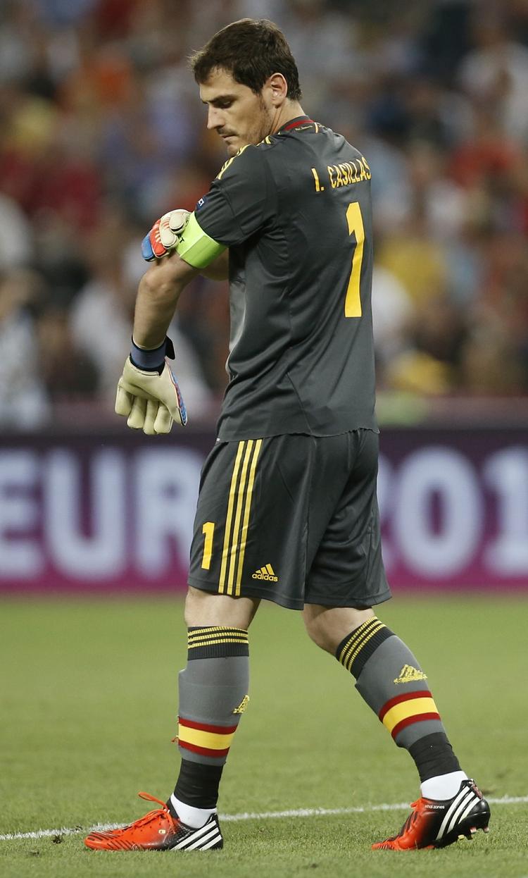 Rekordmanden. Iker Casillas er med sine 166 landskampe den mest rutinerede aktør ved EM i Frankrig. To gange i karrieren - i 2008 og 2012 - har han som Spaniens anfører løftet EM-trofæet. 