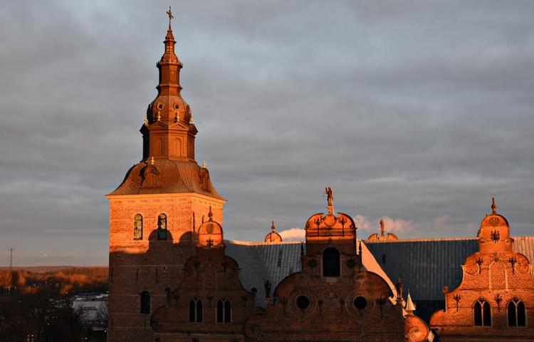 Ikonisk. Imponerende er Hellige Trefoldigheds Kirke i Kristianstad. Flere steder i Kristianstad er der spor efter den danske konge Christian IV, der grundlagde byen. Foto Mattias Roos, Kristianstads kommun