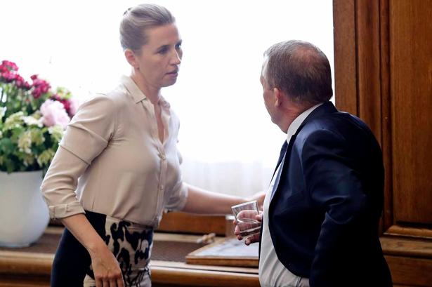 Topmøde i salen: Socialdemokraternes Mette Frederiksen og statsminister Lars Løkke Rasmussen. 